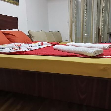 Center Apartment Delfina Ohri Dış mekan fotoğraf