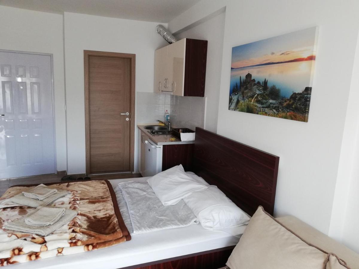 Center Apartment Delfina Ohri Dış mekan fotoğraf